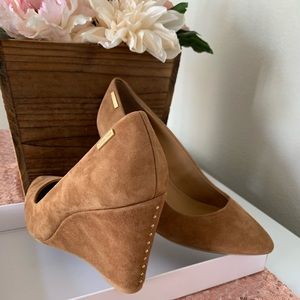 Calvin Klein Wedges Size 8.5M/3.5” Heel